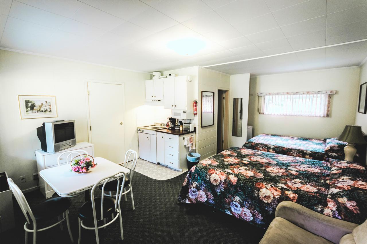 High Falls Bay Cottages, Camping & Waterpark Bracebridge Eksteriør billede