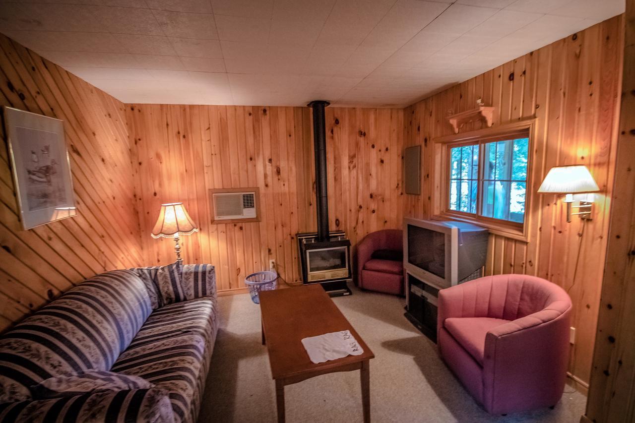 High Falls Bay Cottages, Camping & Waterpark Bracebridge Eksteriør billede