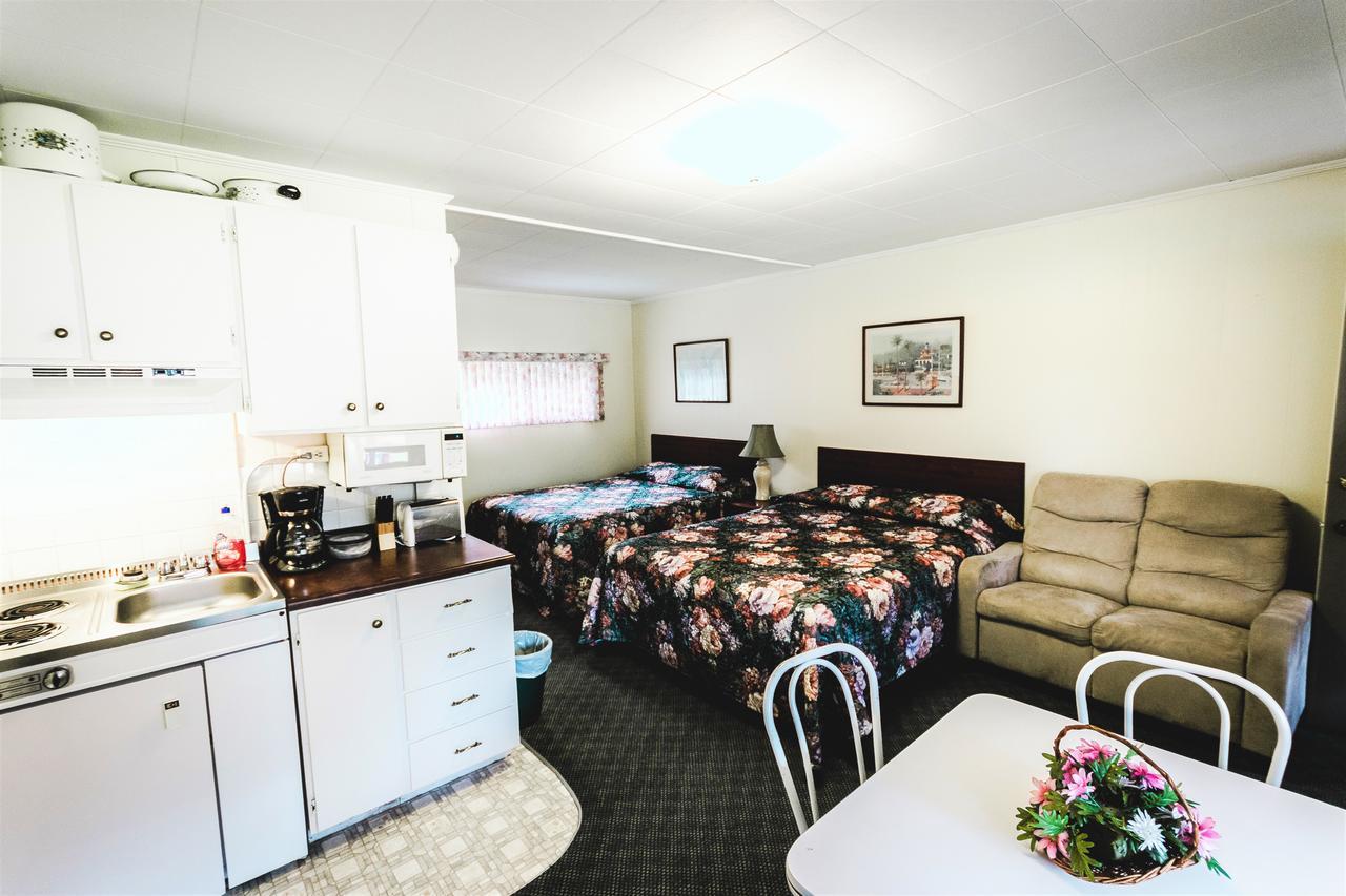 High Falls Bay Cottages, Camping & Waterpark Bracebridge Eksteriør billede